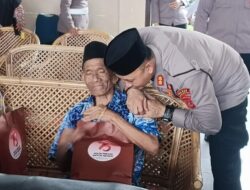 Kapolres Beserta Ibu Bhayangkari Dan RS AR Bunda Gelar Baksos Di Panti Sosial Harapan Kita