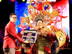 Bukit Asam (PTBA) Dukung Pelestarian Songket Silungkang Khas Sawahlunto