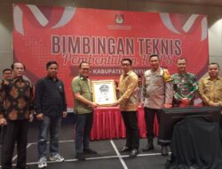 Hadiri Bimtek Pembentukan KPPS, Pj Bupati Hani Syopiar Rustam Ingatkan Tugas dan Wewenang KPPS