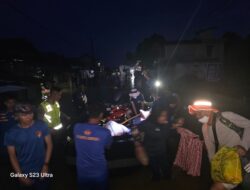 Kapolda Sumsel Berikan Bantuan Sembako Dan Bantuan Pasukan Kepada Polres Muratara Terhadap korban banjir di Muratara