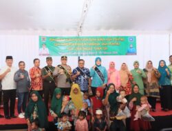 Pj Wako Beserta Kapolres Lubuklinggau Serahkan SK Kepada Bapak dan Ibu Asuh Anak Stunting