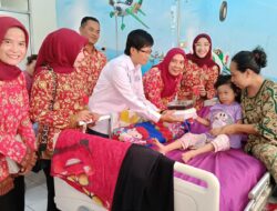 Peringati Hari Jadi, SMSI OKU Selatan dan PPNI Sambangi Pasien dan Warga Kurang Mampu
