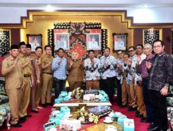 Bupati Musi Rawas Hj Ratna Machmud Terima Audiensi PGRI