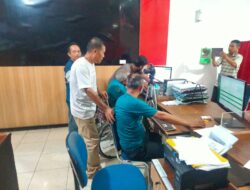 Kadisdukcapil OKU Turun Langsung Layani Warga Urus Dokumen Kependudukan